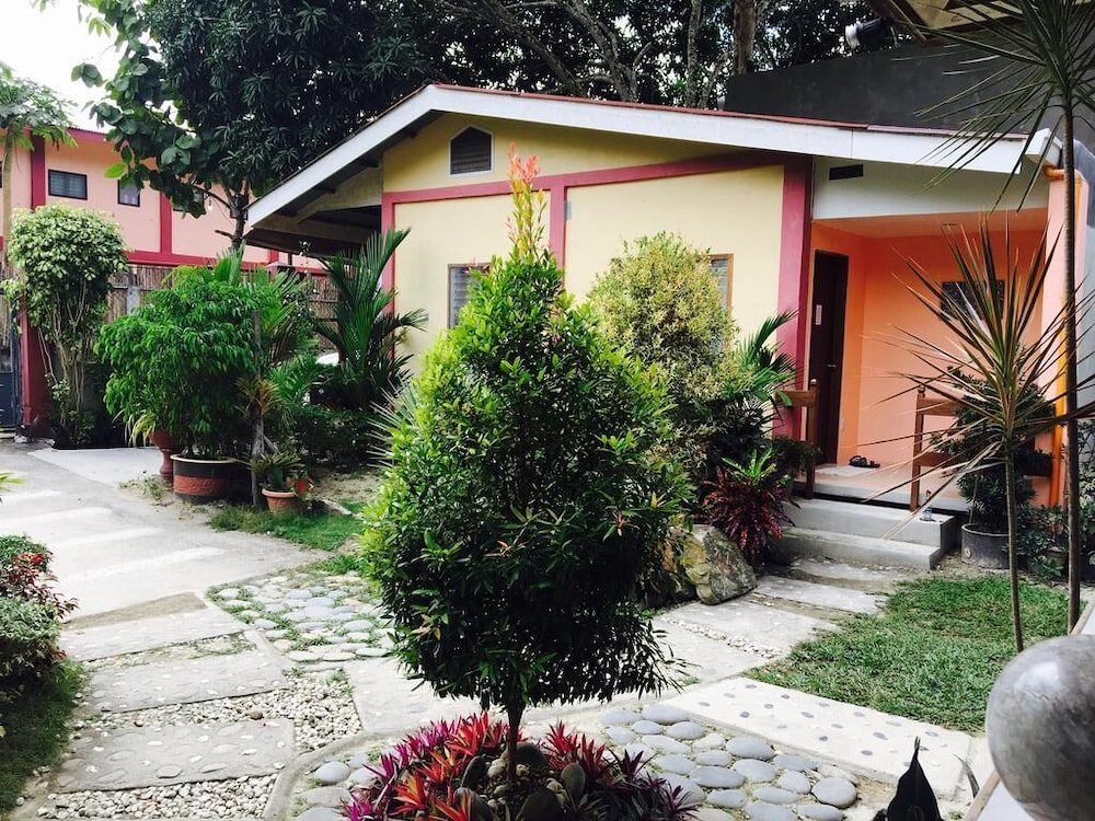 pisces garden tourist inn