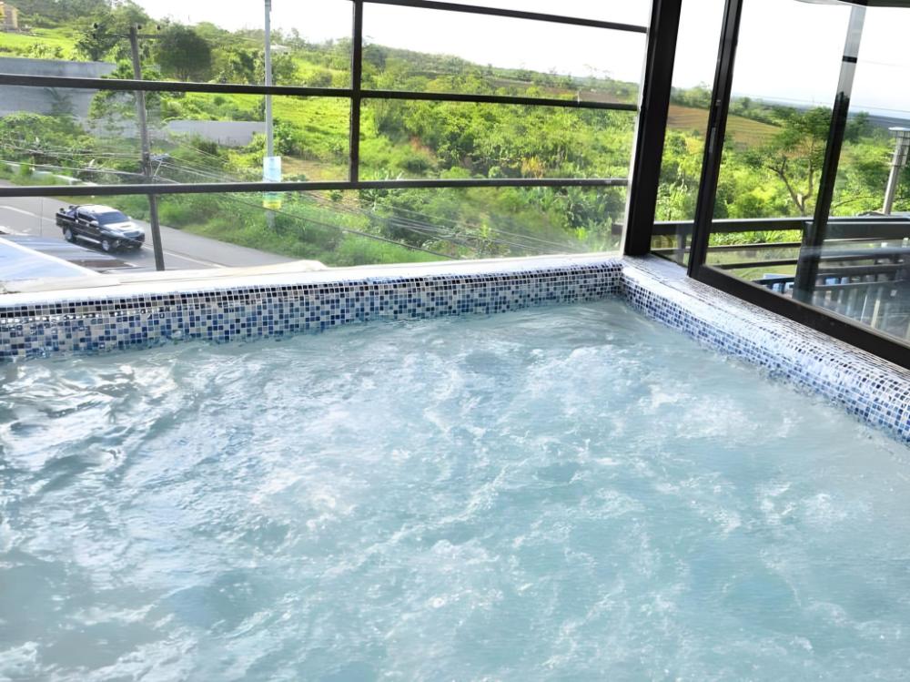 el renzo hotel tagaytay