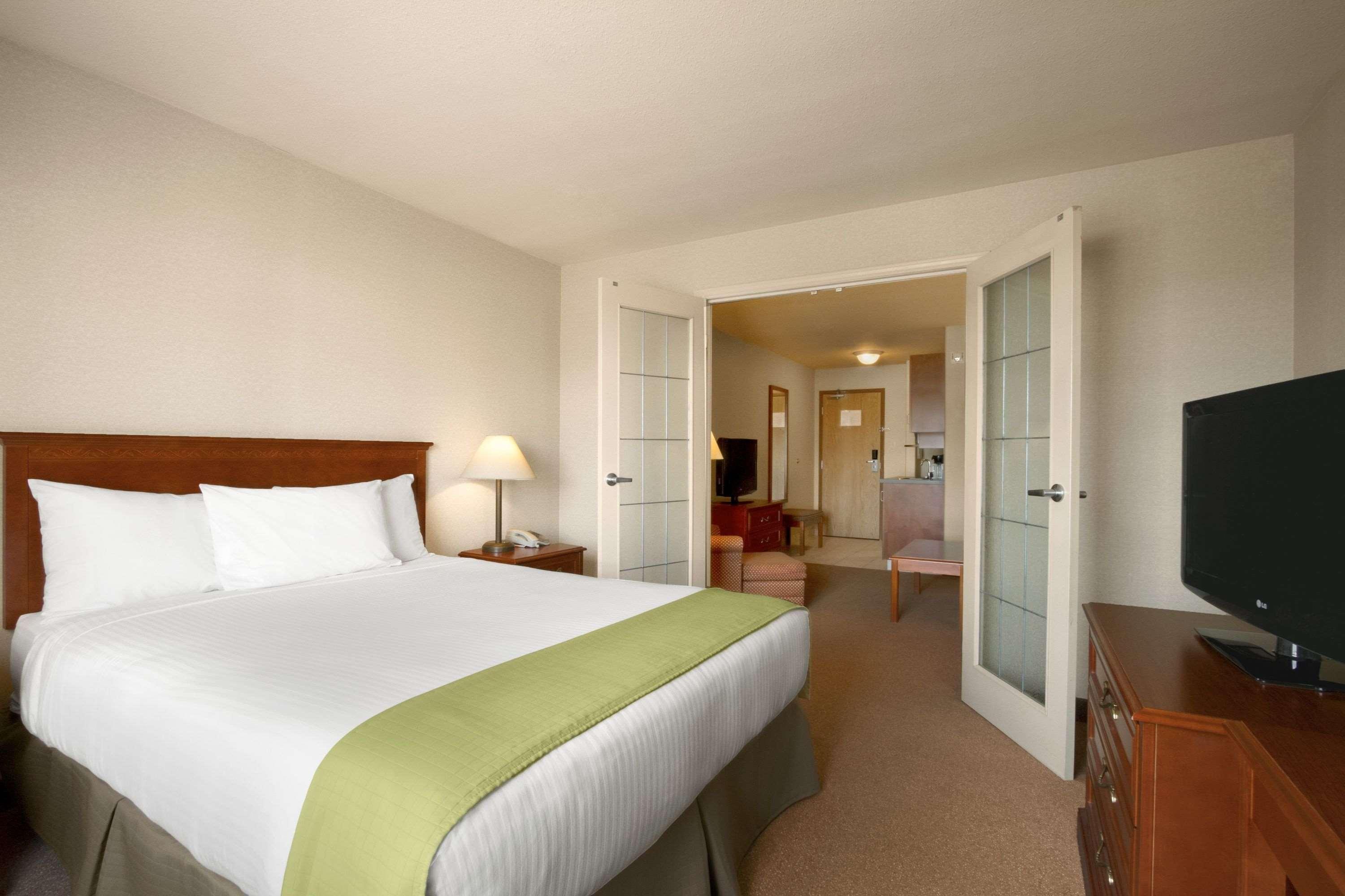 super 8 by wyndham fort st john bc