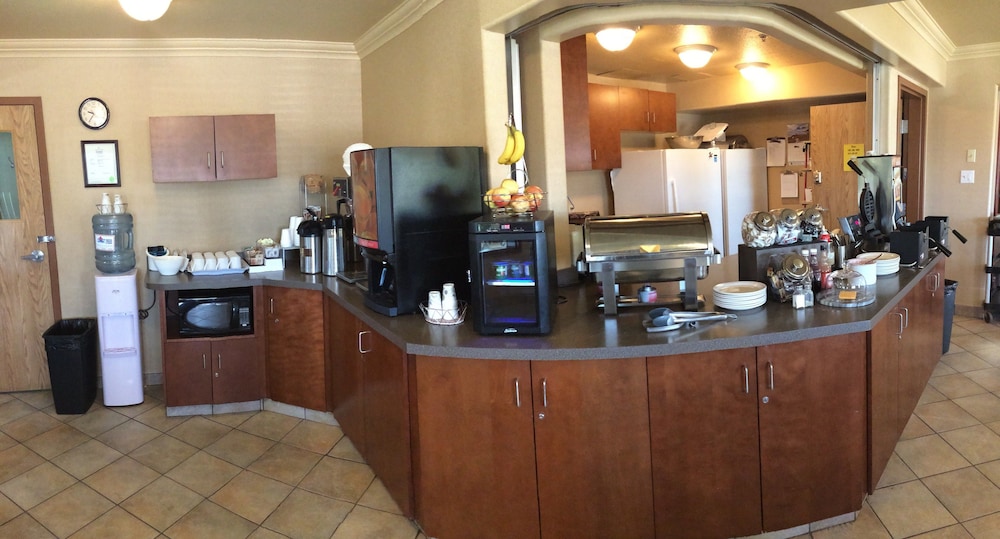 super 8 by wyndham fort st john bc