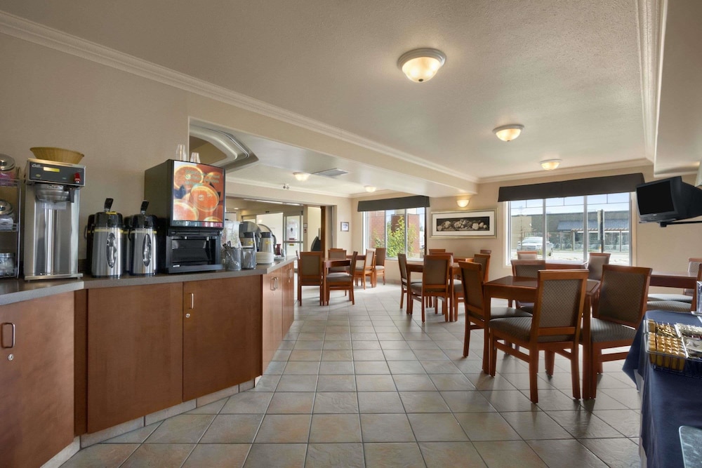 super 8 by wyndham fort st john bc