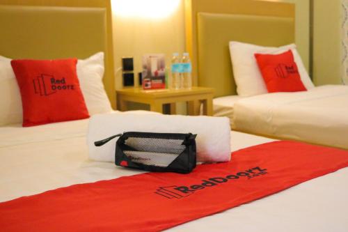 reddoorz plus as fortuna cebu