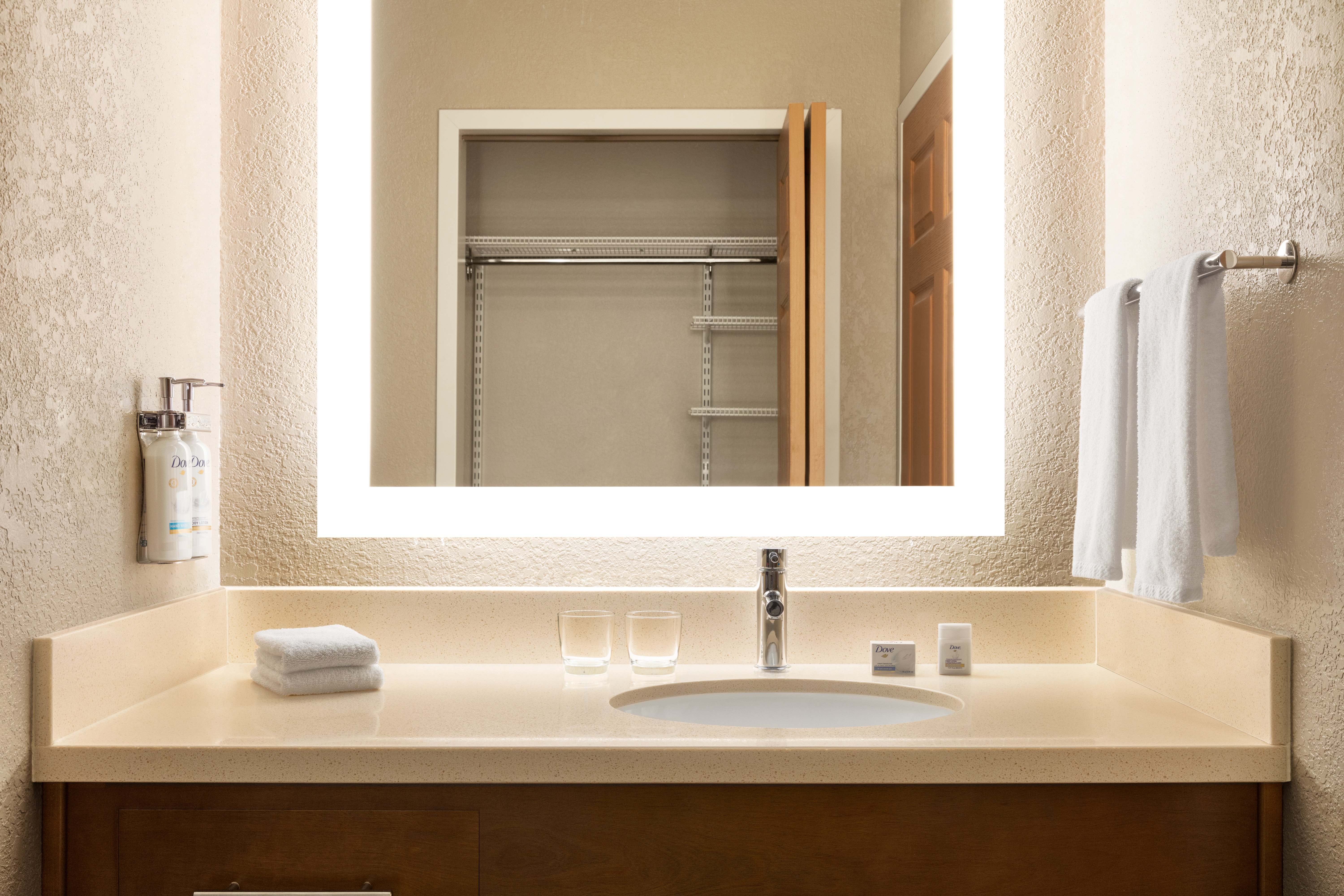 staybridge suites fort wayne by ihg