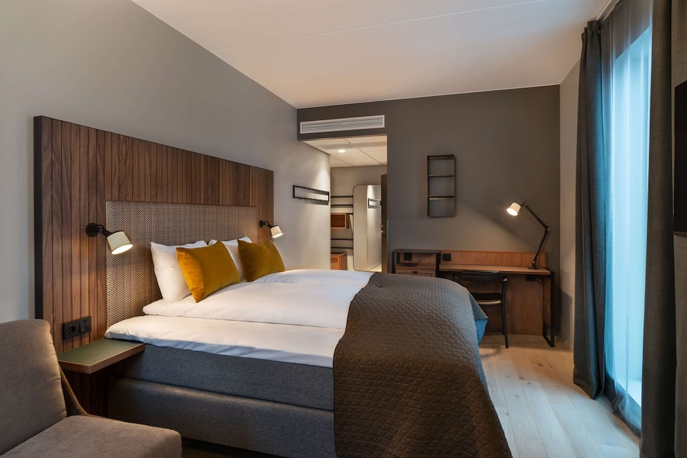 quality hotel river station