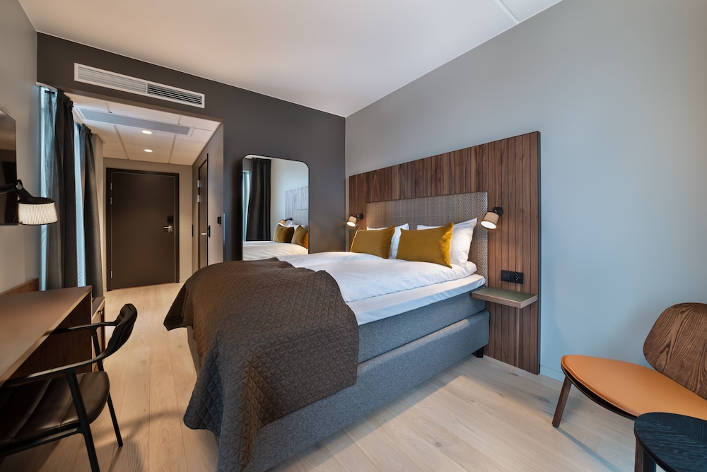 quality hotel river station