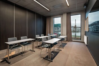 quality hotel river station