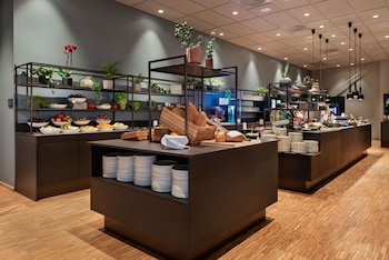 quality hotel river station