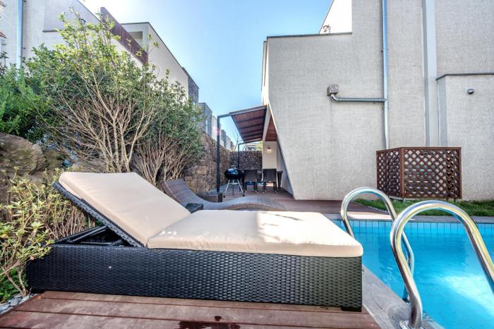 arts spa and poolvilla
