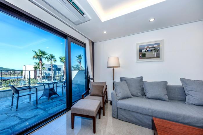arts spa and poolvilla