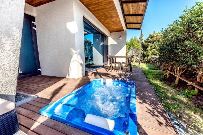 arts spa and poolvilla
