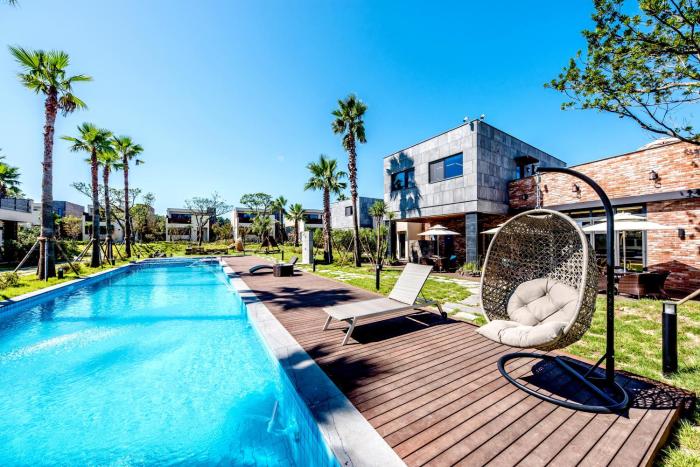 arts spa and poolvilla