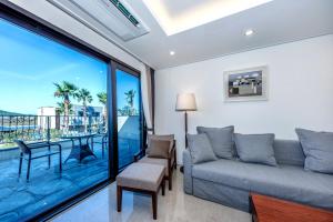 arts spa and poolvilla