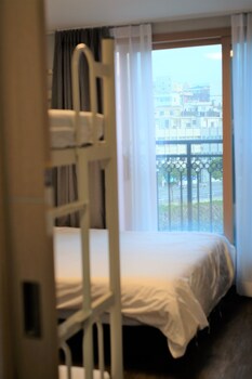 bed radio dongmoon hostel