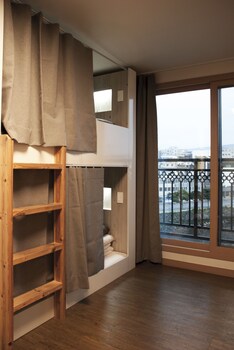 bed radio dongmoon hostel