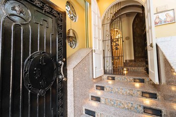 reddoorz near arca south taguig