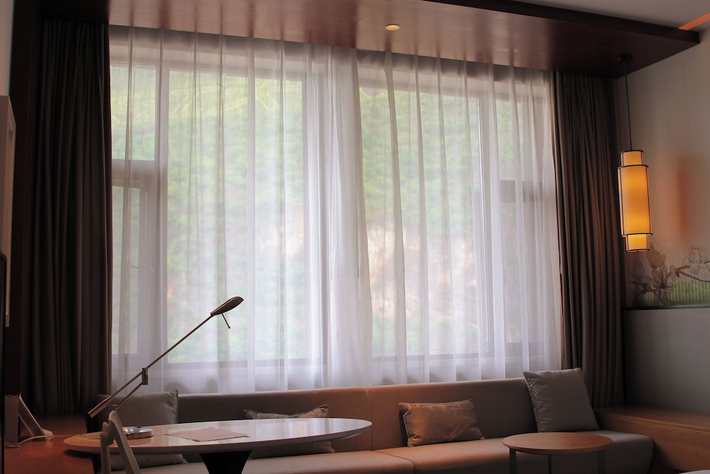 hilton garden inn nujiang