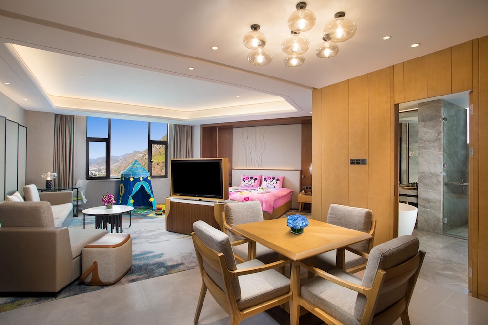 hilton garden inn nujiang