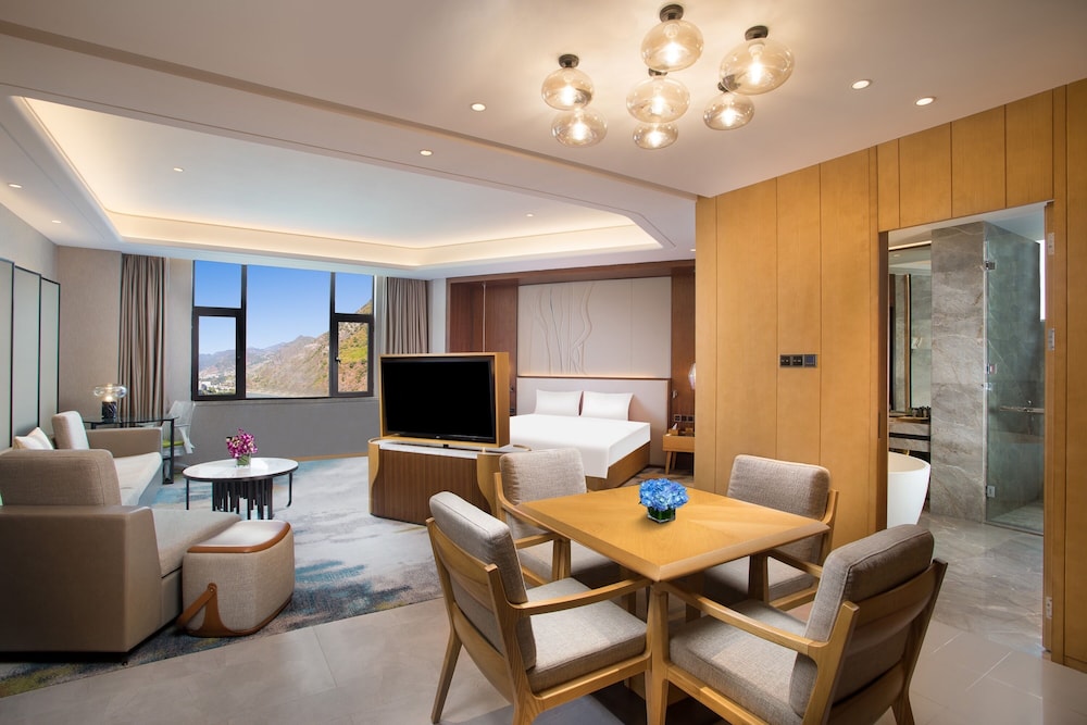 hilton garden inn nujiang