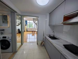 ifamily apart hotel xinjinqiao branch