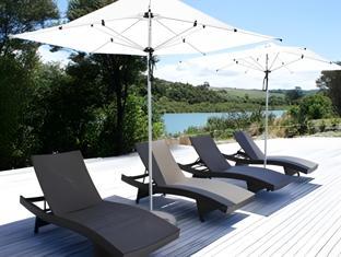 riverside matakana hotel