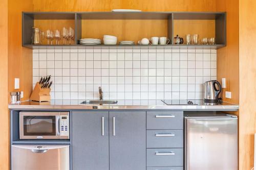 riverside matakana hotel