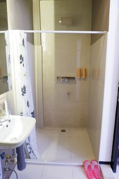 kamusta boutique hotel