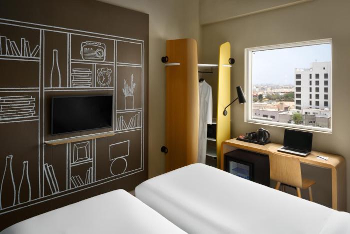 ibis jeddah malik road