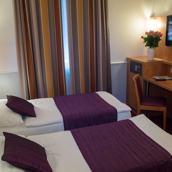 hotel niederrad self check in