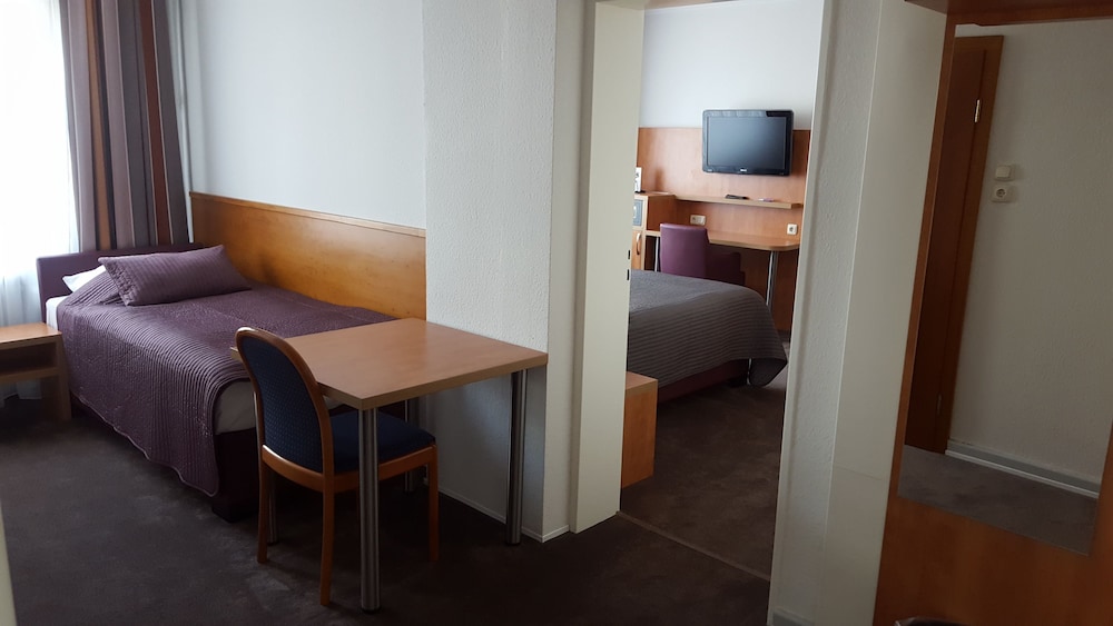 hotel niederrad self check in