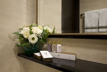 v hotel lavender