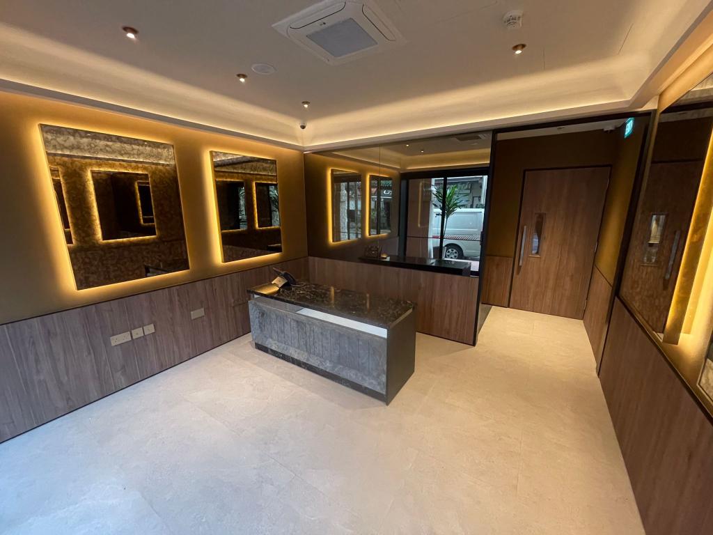 porcelain hotel sg clean