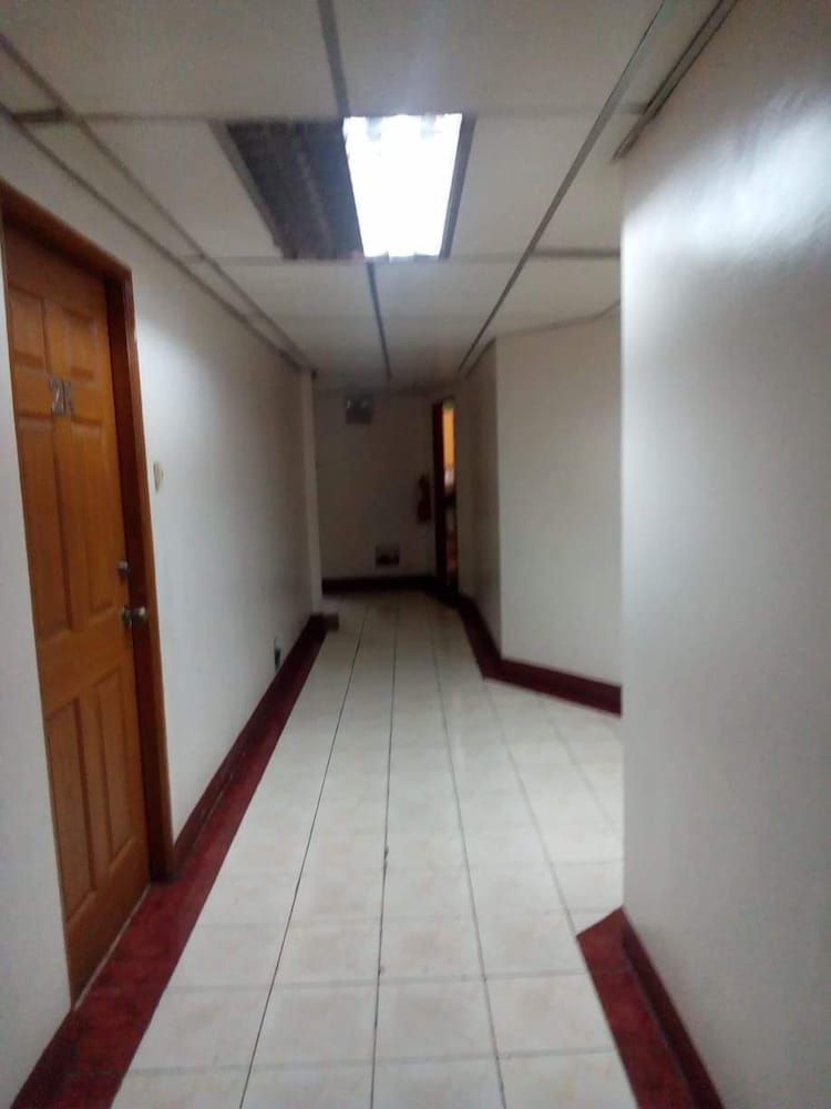 ekonumi rooms at benrosi plaza