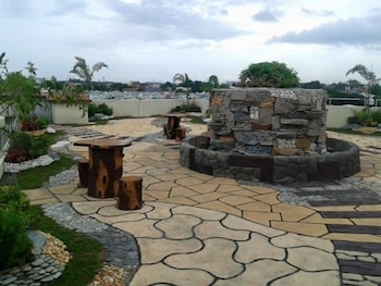 ekonumi rooms at benrosi plaza