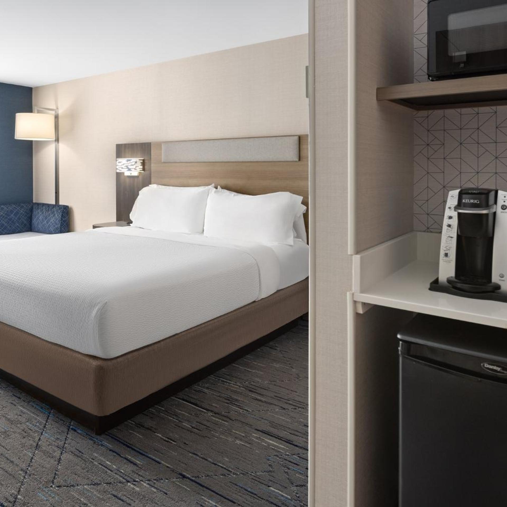 holiday inn express hotel and suites freeport by ihg