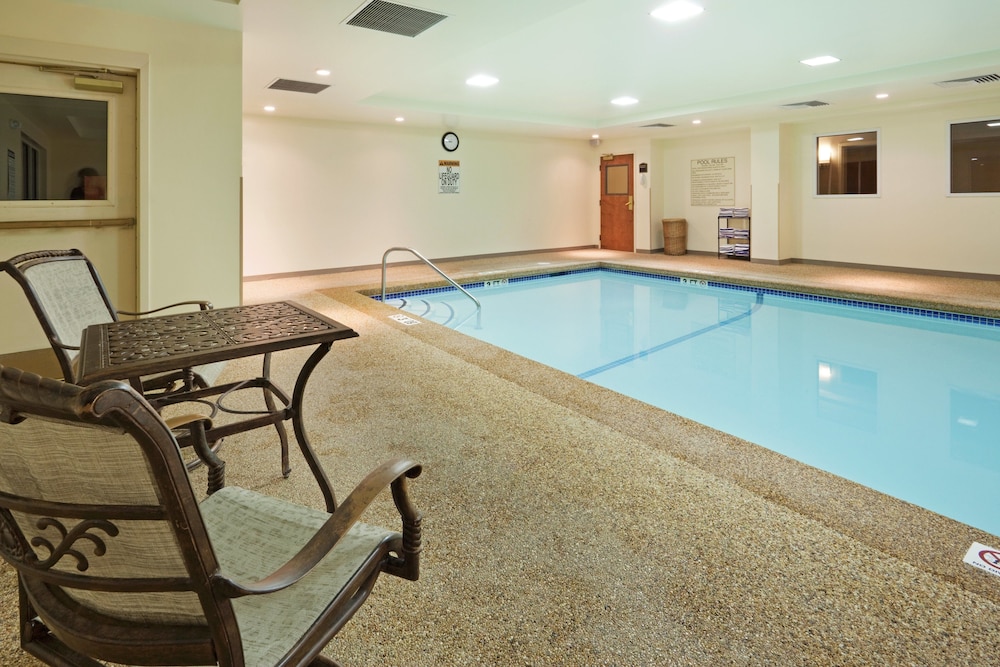 holiday inn express hotel and suites freeport by ihg