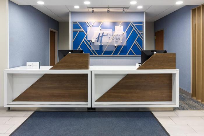holiday inn express hotel and suites freeport by ihg