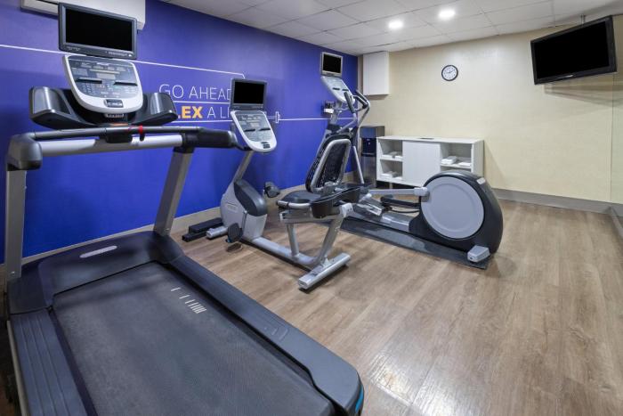 holiday inn express hotel and suites freeport by ihg