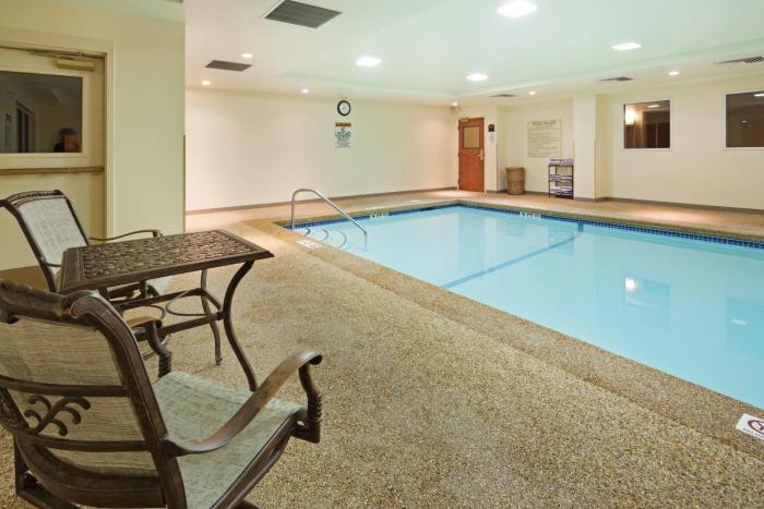 holiday inn express hotel and suites freeport by ihg