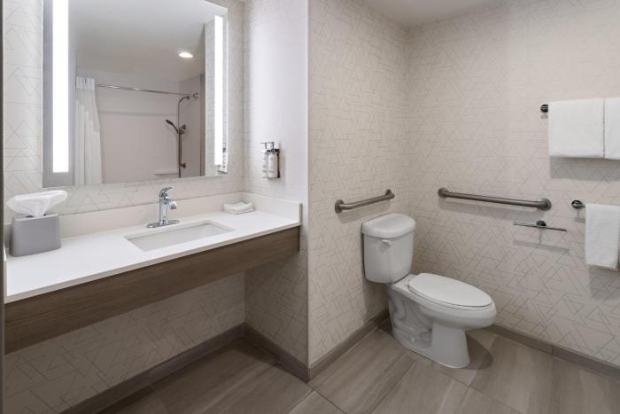holiday inn express hotel and suites freeport by ihg