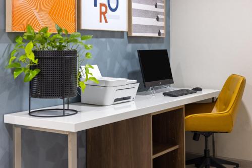 holiday inn express hotel and suites freeport by ihg