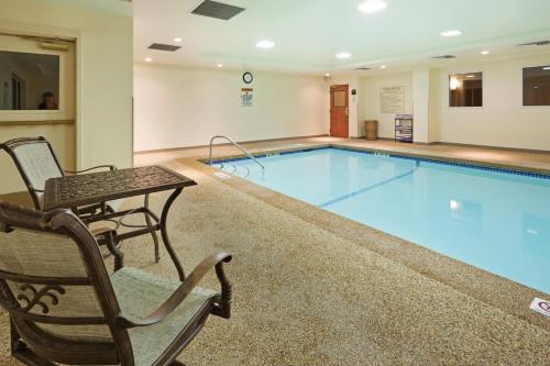 holiday inn express hotel and suites freeport by ihg