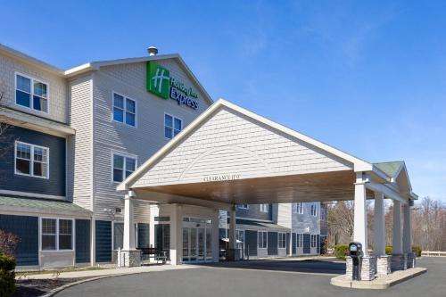 holiday inn express hotel and suites freeport by ihg