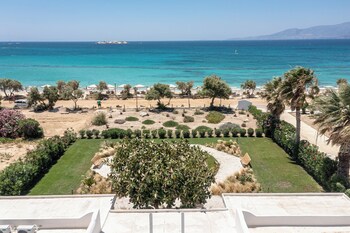glaronissi beach