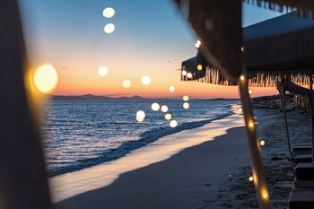 glaronissi beach