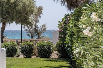 glaronissi beach