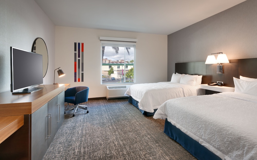 hampton inn and suites anaheim resort convention center