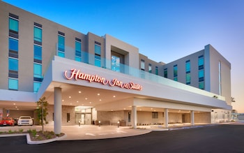 Hampton Inn  & Suites Anaheim Resort Convention Center,Fullerton>>Anaheim,3 star