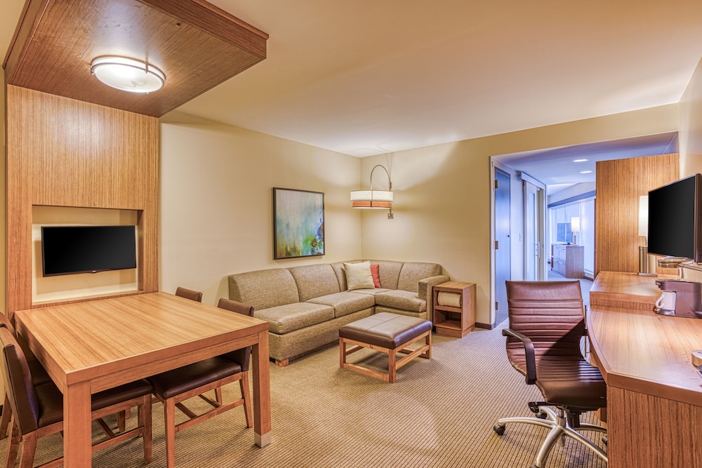 hyatt place greensboro downtown