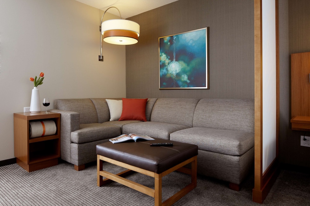 hyatt place greensboro downtown