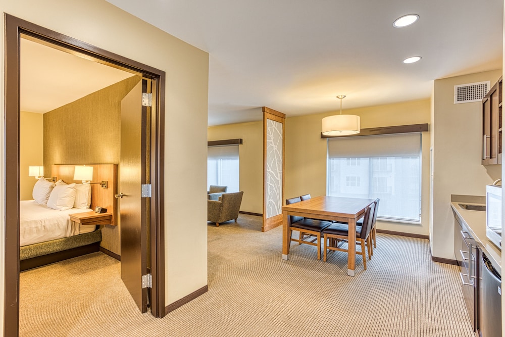 hyatt place greensboro downtown